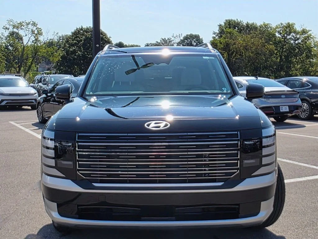 New 2026 Abyss Black Pearl Hyundai Calligraphy image 3
