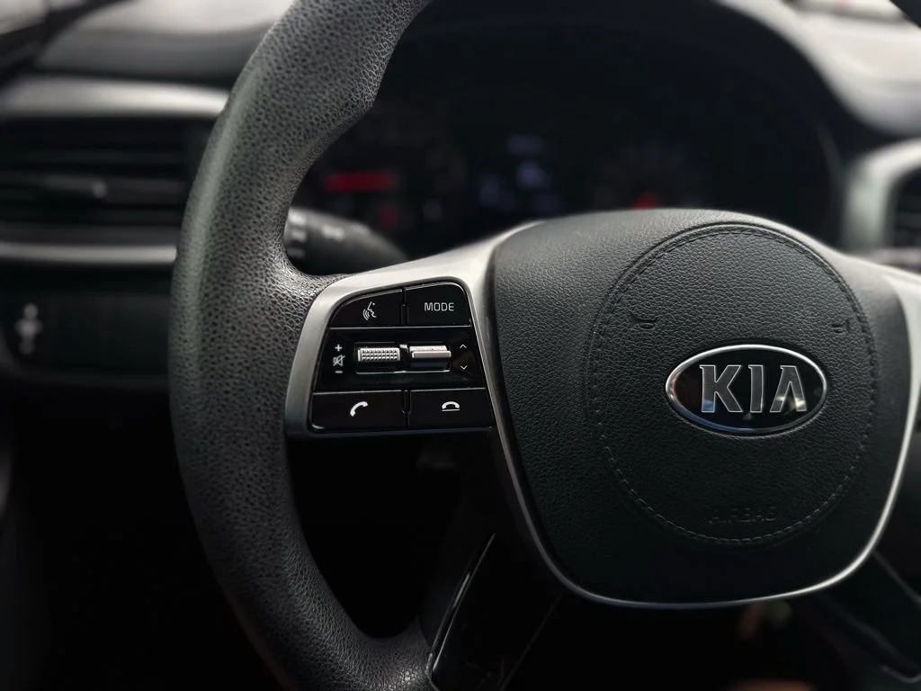 Used 2020 Silver Kia L image 14