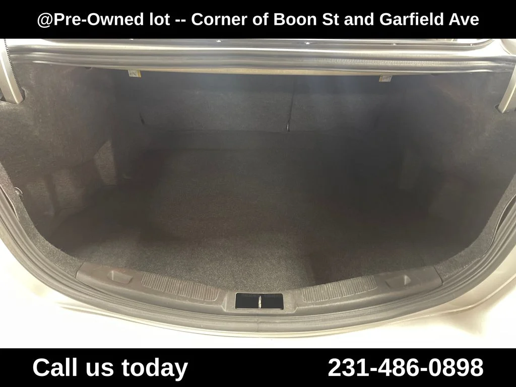 Used 2014 Silver Ford Titanium image 28
