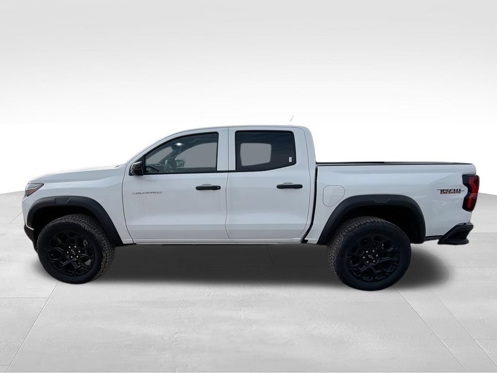 New 2026 Summit White Chevrolet Trail Boss image 5