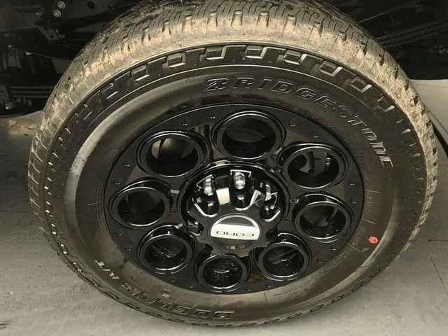 New 2026 Oxford White Ford F-350® Lariat® image 9