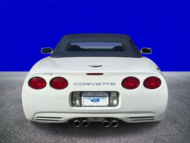 Used 2004 Arctic White Chevrolet Base image 4
