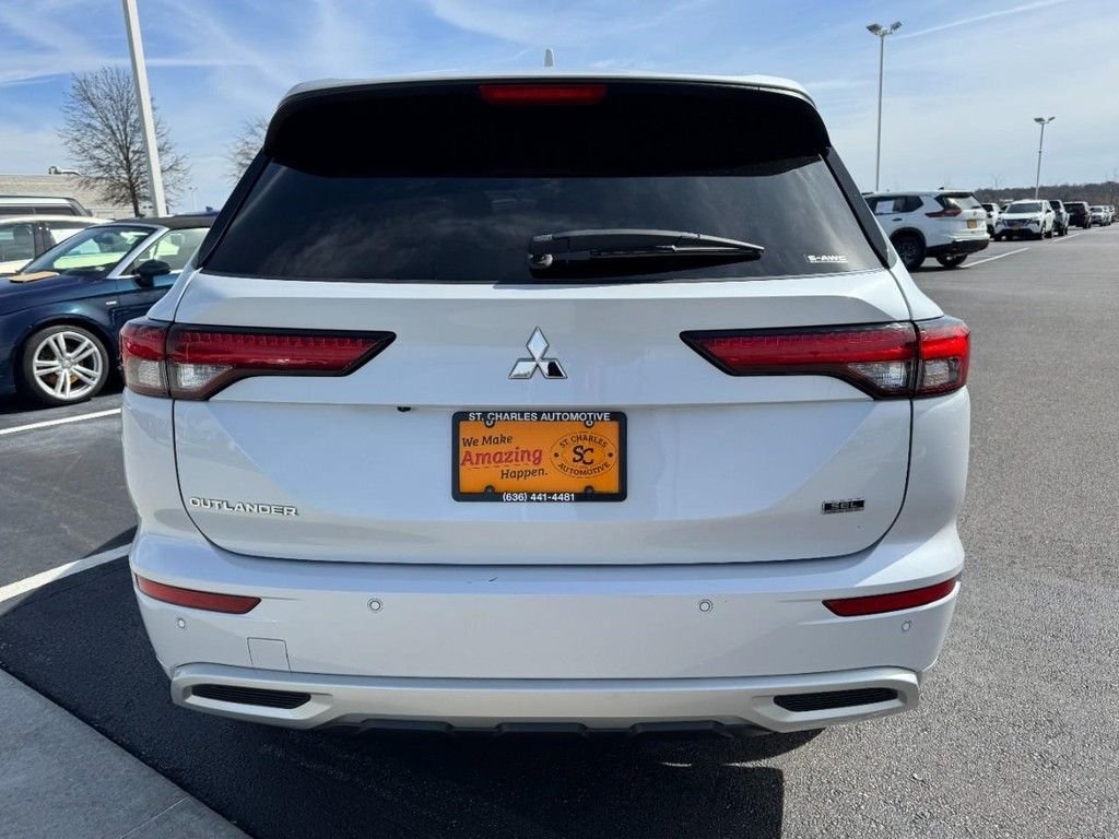 Used 2022  Mitsubishi SEL image 4