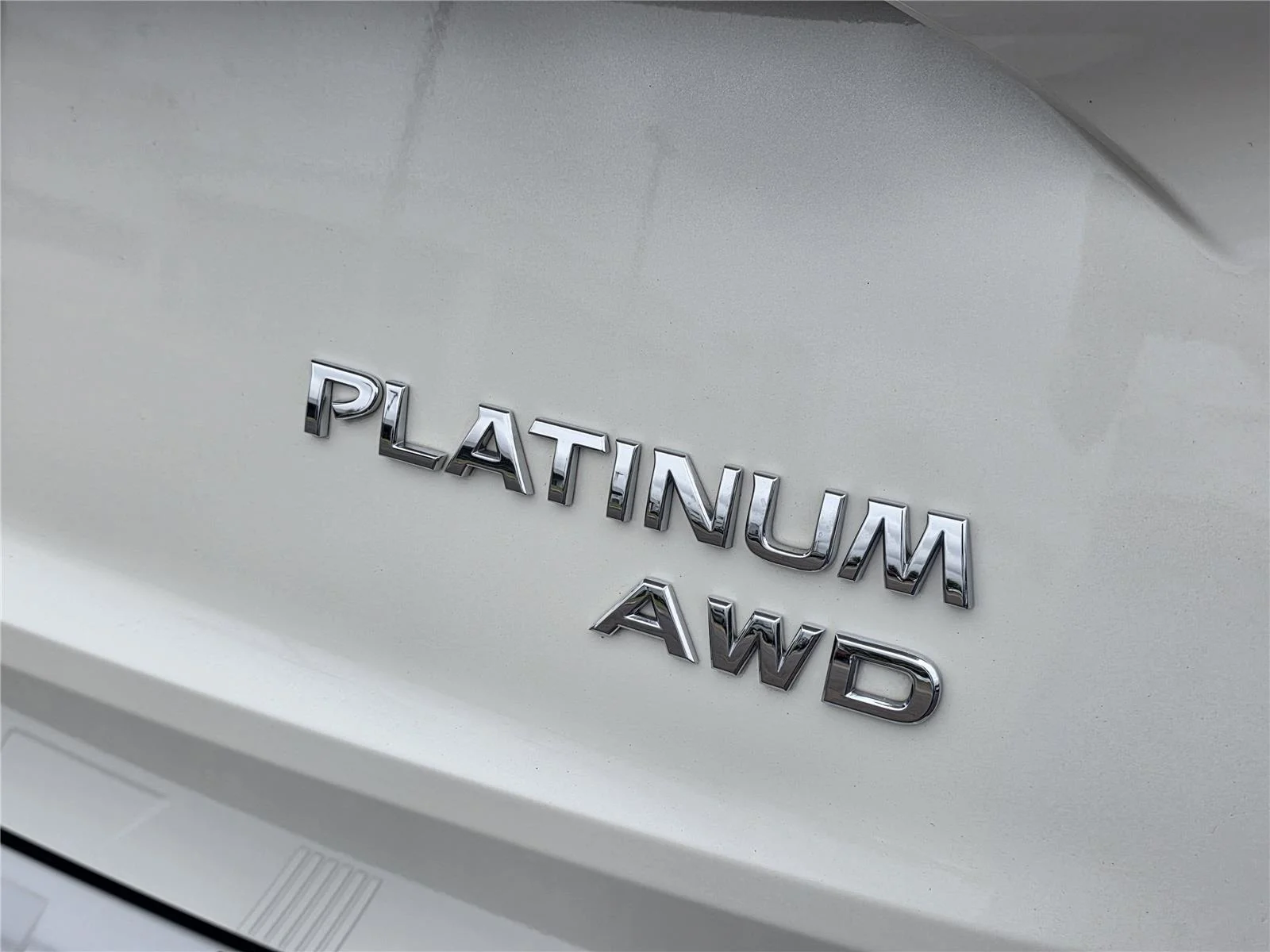 Used 2023 Pearl White Tricoat Nissan Platinum image 31