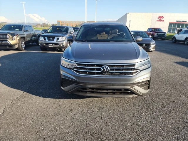 Used 2022 Gray Volkswagen 2.0T SE image 2