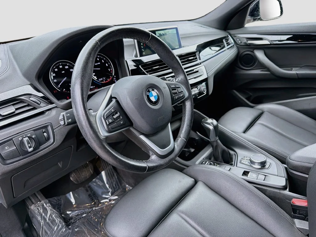 Used 2019 Black BMW sDrive28i image 25
