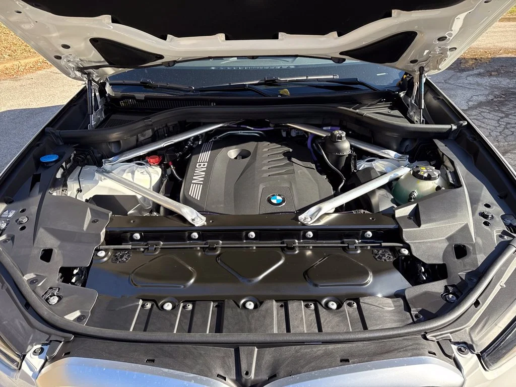 Used 2026 White BMW xDrive40i image 29