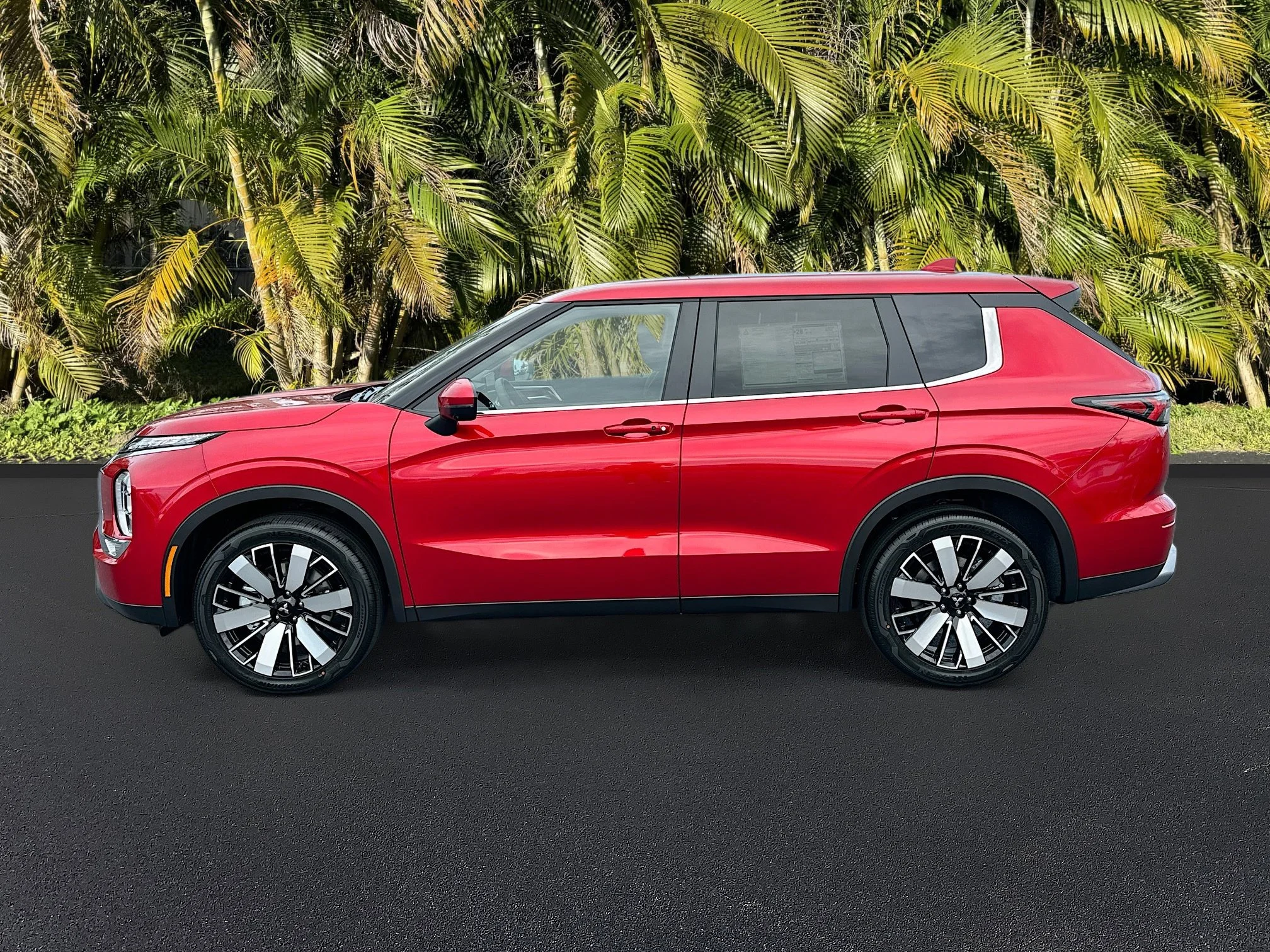 New 2026 Red Diamond Mitsubishi SE image 2