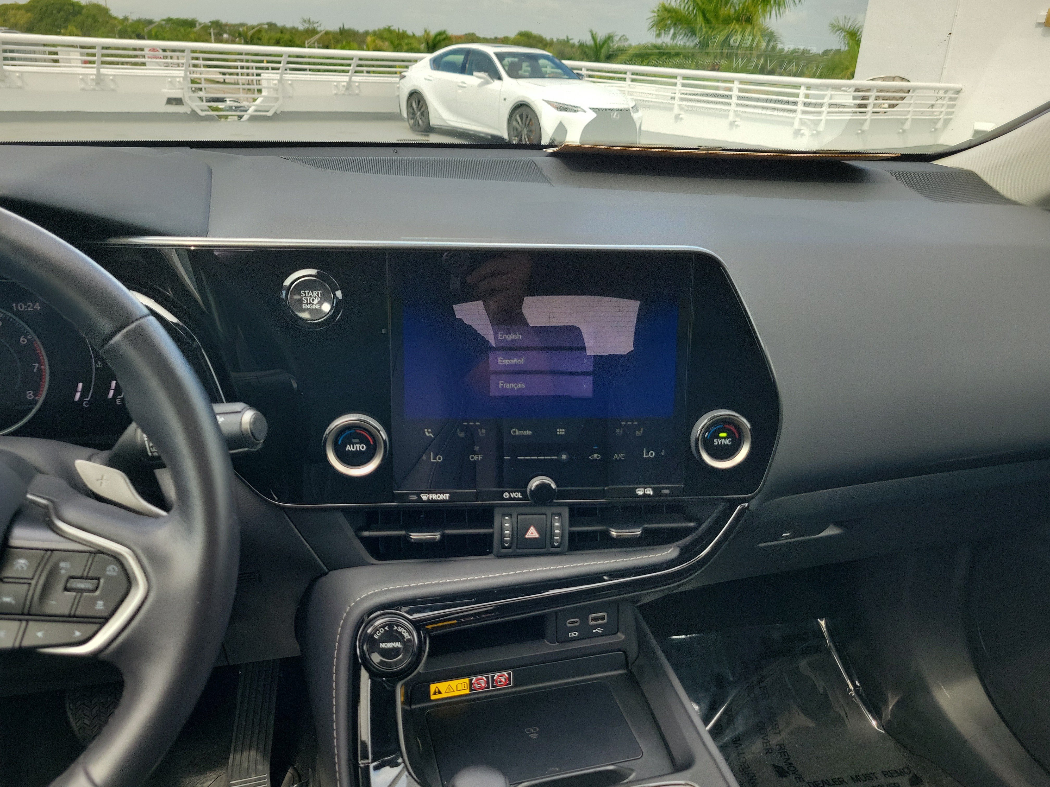2025 Lexus NX 350 - Photo 17