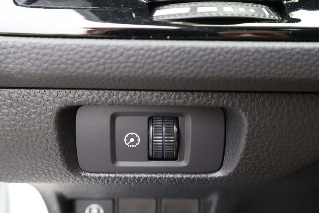 Used 2024 White Honda Base image 15