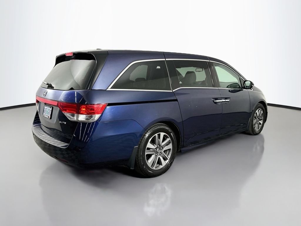 Used 2014 Obsidian Blue Pearl Honda Touring image 8