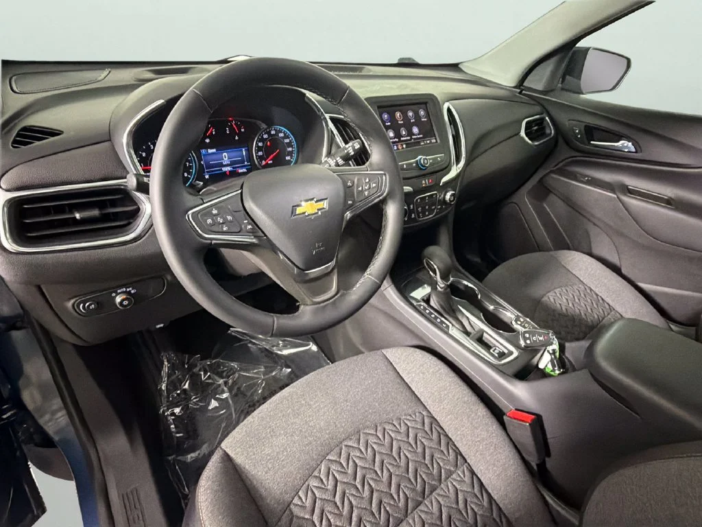 2024 Chevrolet Equinox LT - Photo 18
