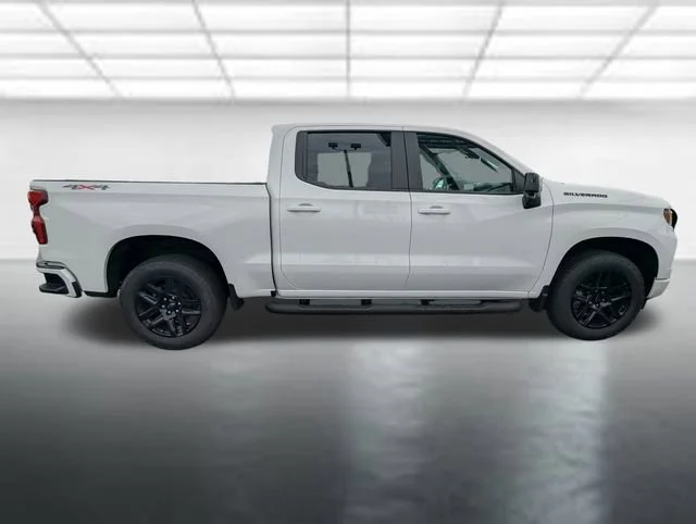 New 2026 Summit White Chevrolet RST image 31