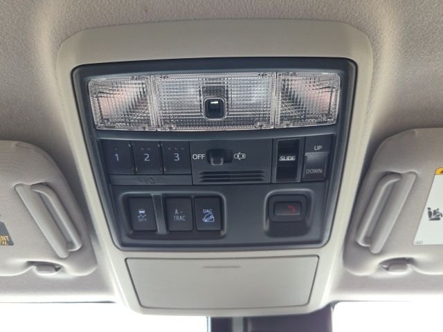 Used 2020 White Toyota SR5 Premium image 33