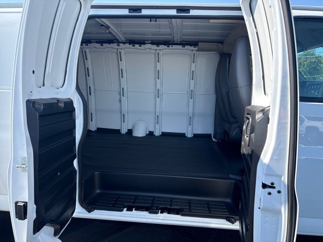 2025 Chevrolet Express Cargo Work Van - Photo 16