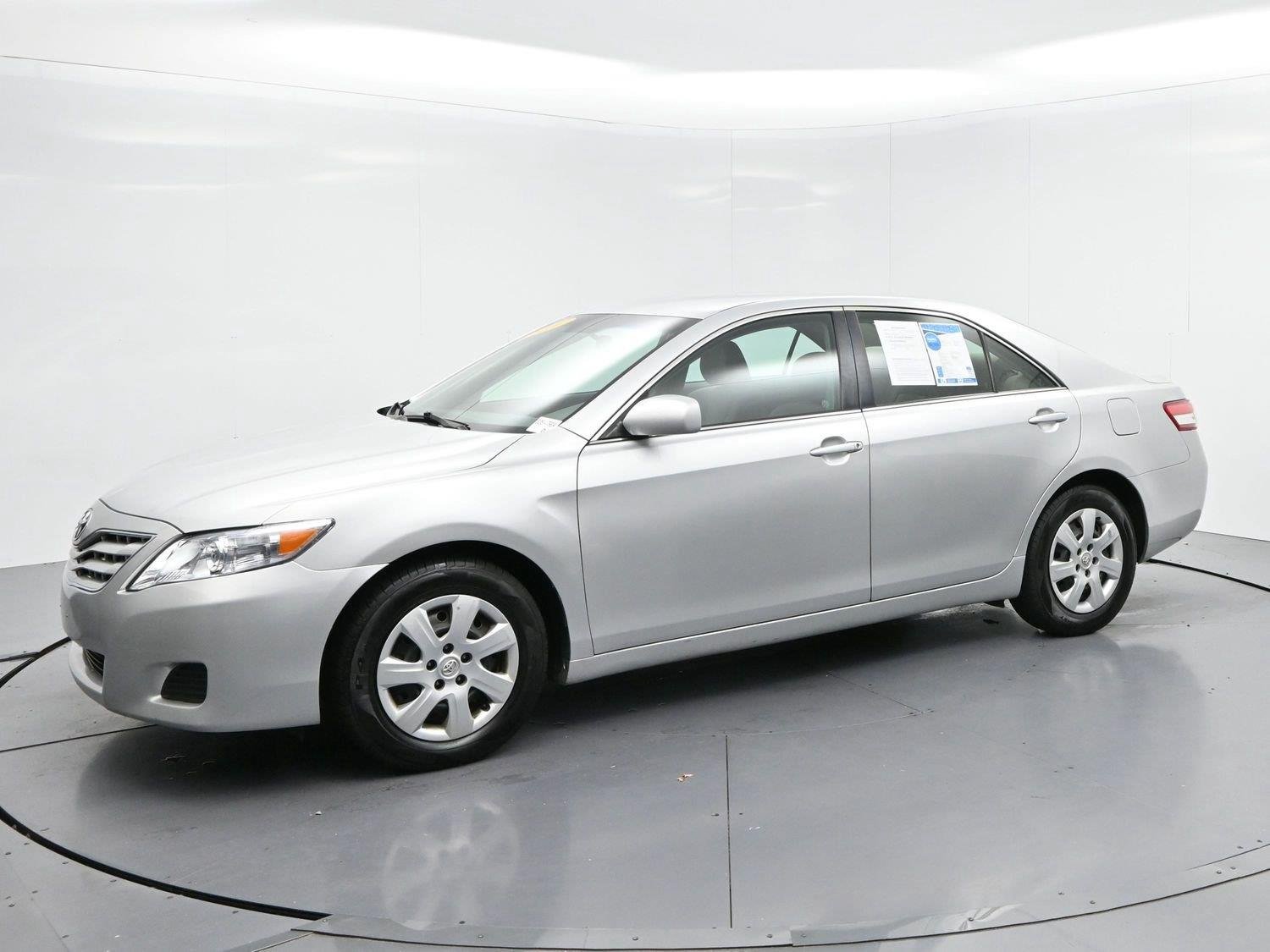 Used 2010 Classic Silver Metallic Toyota LE image 4
