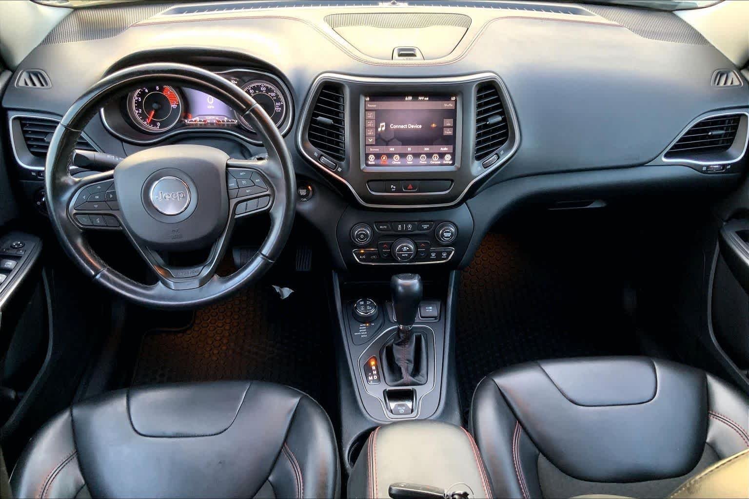 Used 2019 Diamond Black Crystal Pearlcoat Jeep Trailhawk image 14