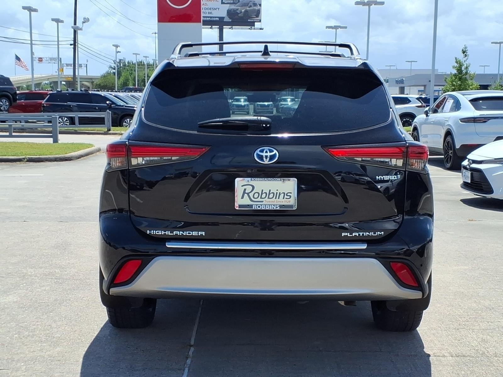 2021 Toyota Highlander Hybrid Platinum Black at Mac Haik CDJR North Houston