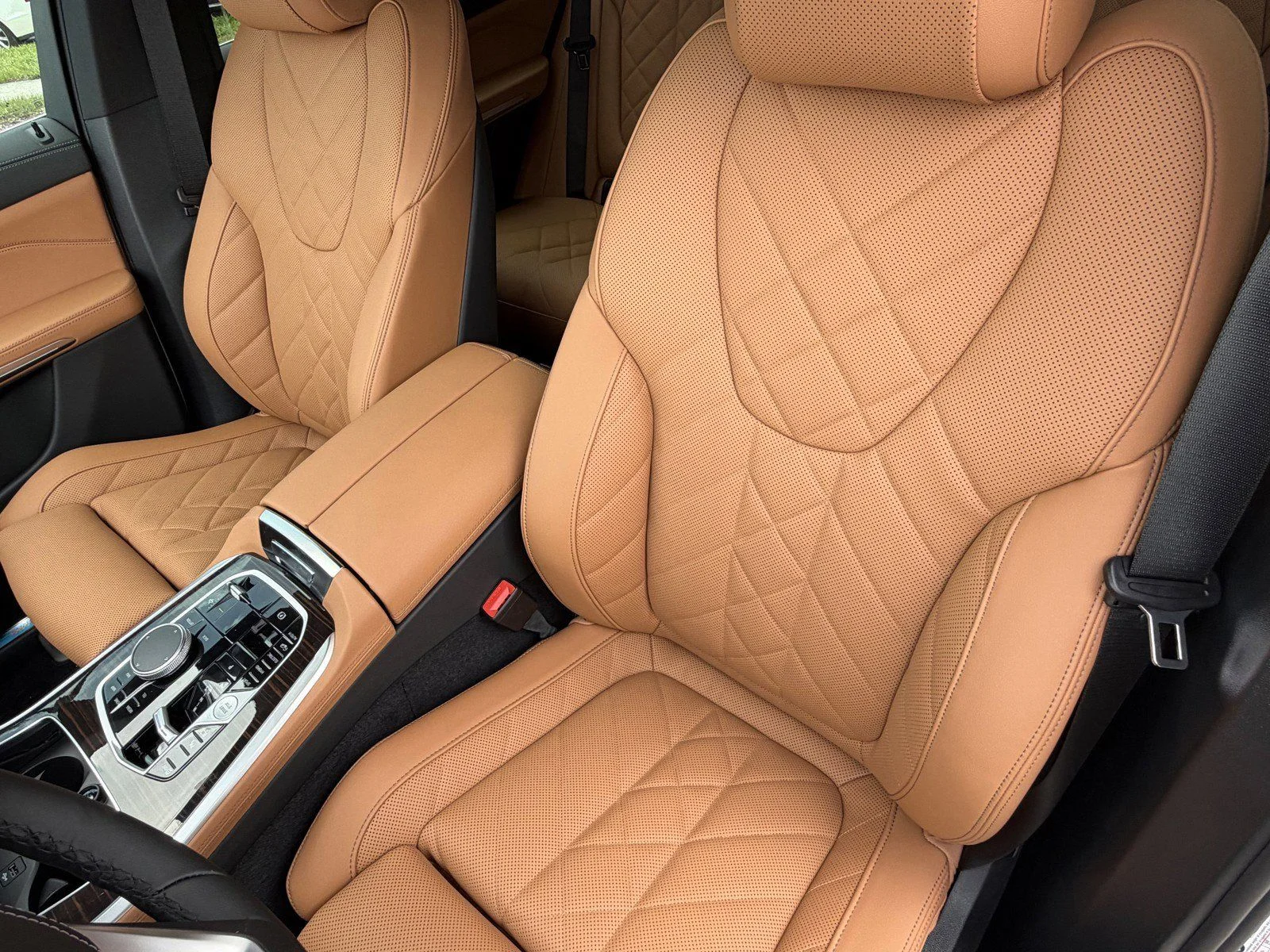 New 2026 Alpine White BMW xDrive50e image 22
