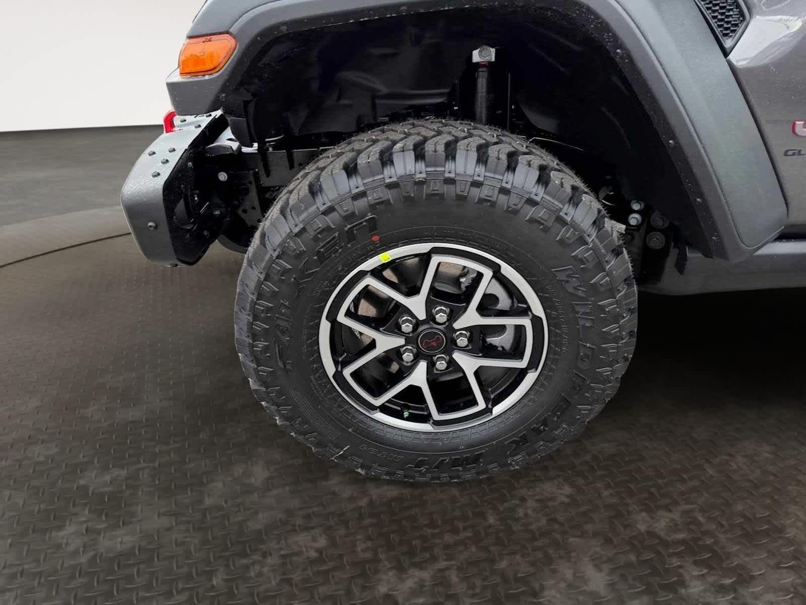 New 2026 Granite Crystal Metallic Clear-Coat Exterior Paint Jeep Rubicon image 12