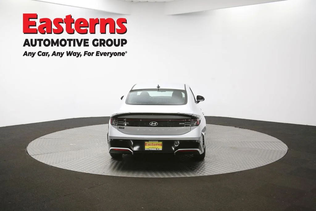 Used 2024 Silver Hyundai SEL image 32
