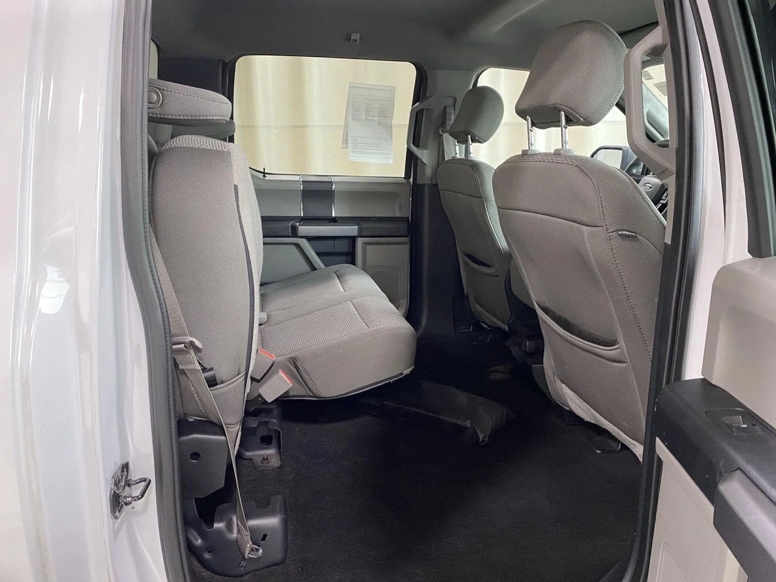 Used 2019 Oxford White Ford XLT image 12