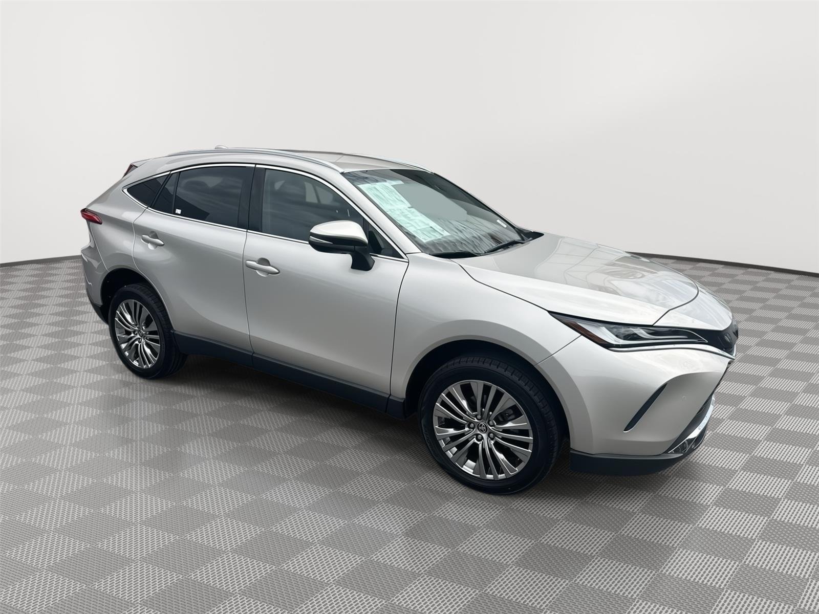 Used 2023 Titanium Glow Toyota XLE image 3
