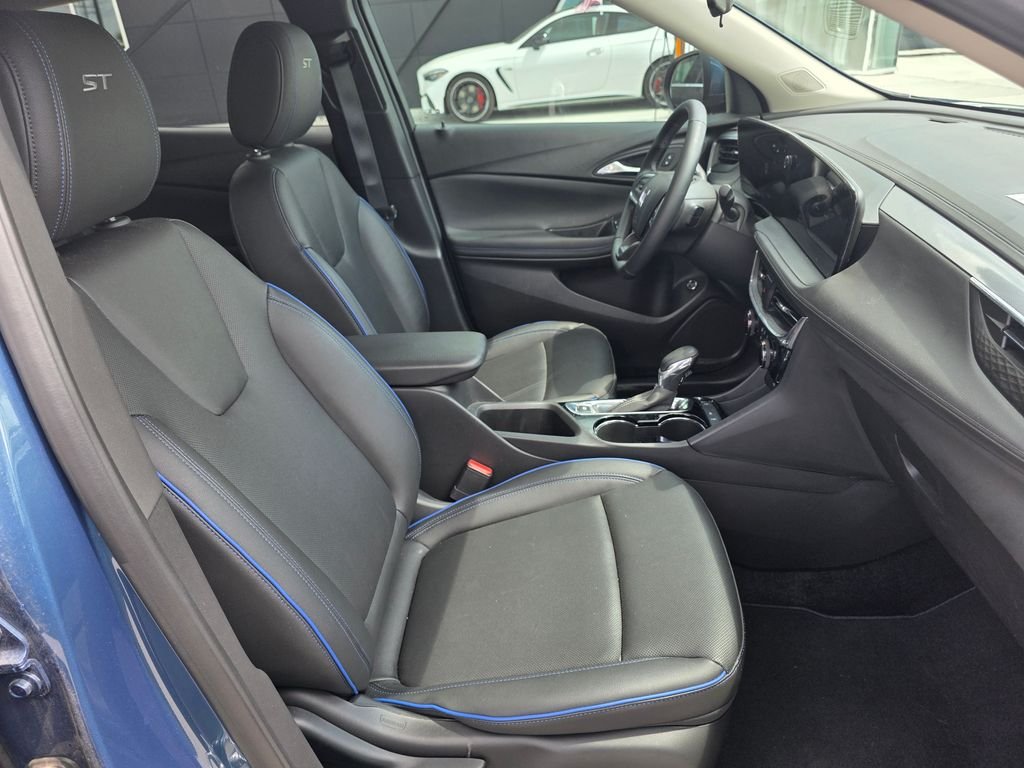 Used 2025 Blue Buick Sport Touring image 11