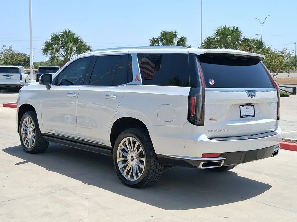 Used 2022 CRYSTAL WHITE TRICOAT Cadillac Premium Luxury image 4