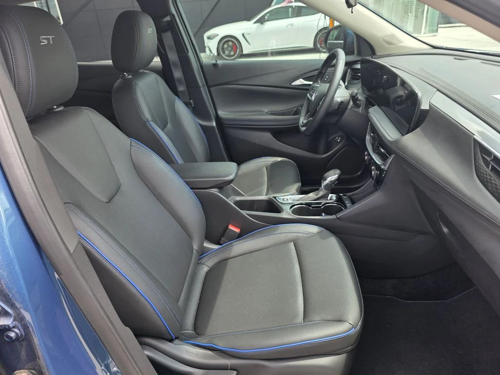 Used 2025 Blue Buick Sport Touring image 11