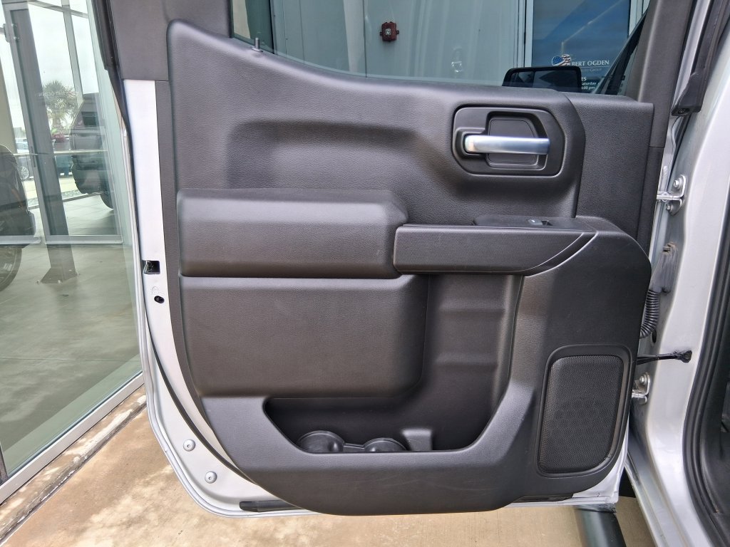 Used 2021 SILVER ICE METALLIC Chevrolet Custom image 20