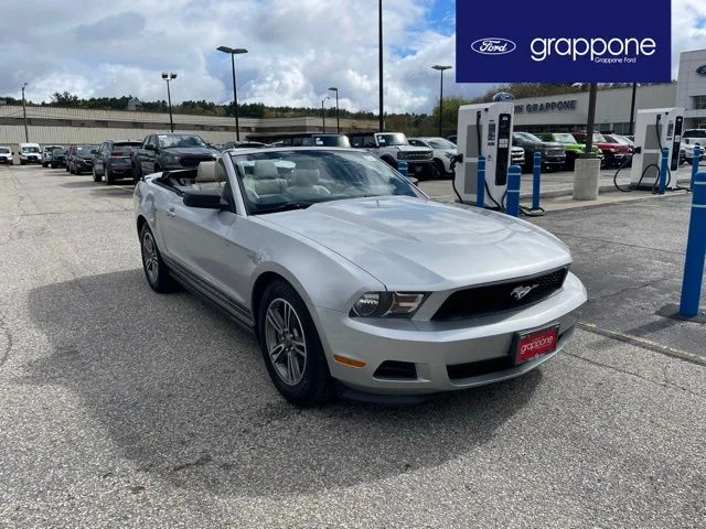 2012 Ford Mustang V6 Premium's photo