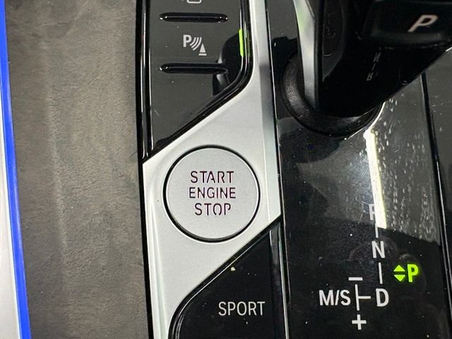 Used 2022 White BMW xDrive40i image 46