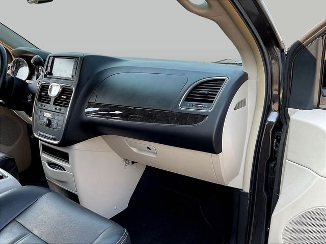 Used 2016 Gray Chrysler Touring image 29
