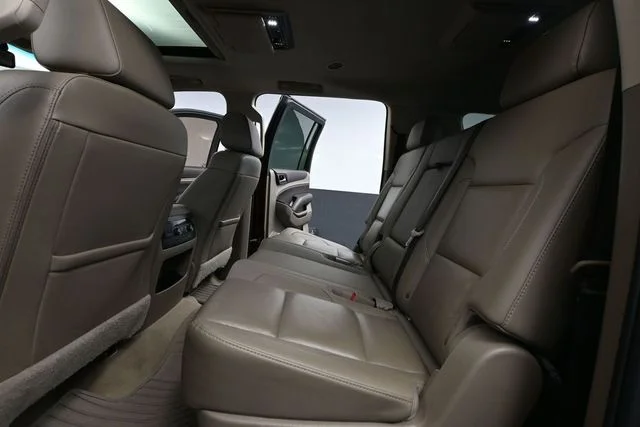 2020 Chevrolet Suburban LT - Photo 43