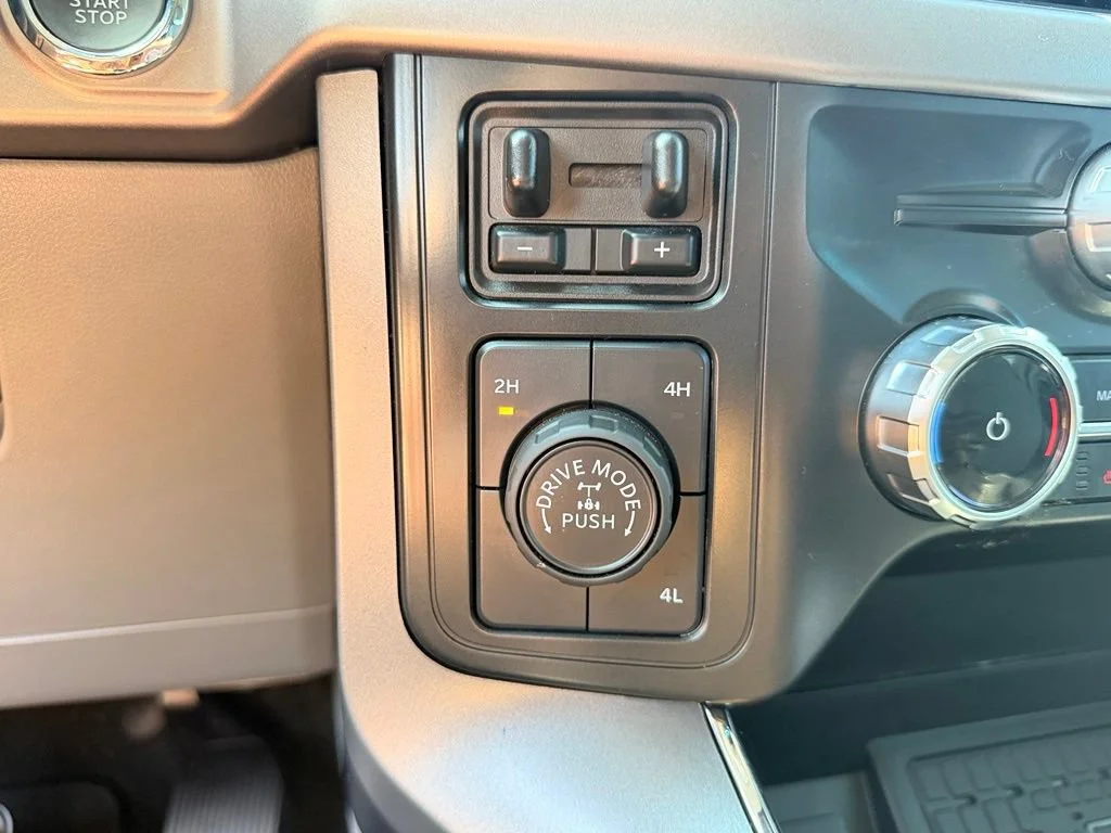 Used 2024 Gray Ford XLT image 40