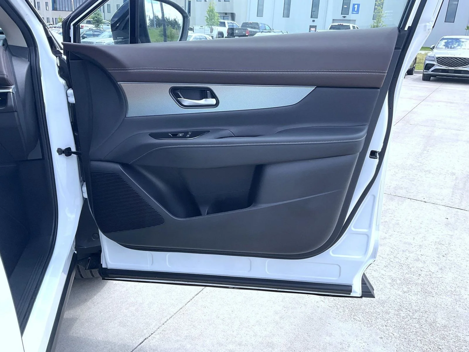 Certified Used 2025 White Nissan Platinum image 17