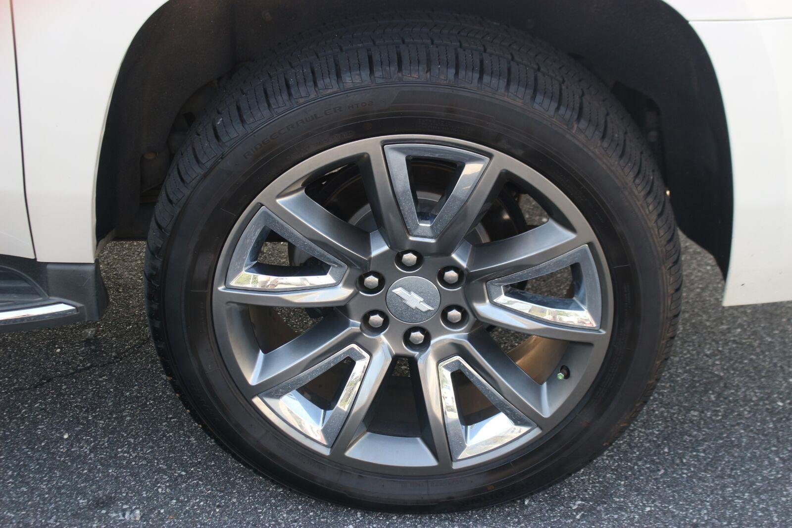 Used 2016 IRIDESCENT PEARL TRICOAT Chevrolet LTZ image 45