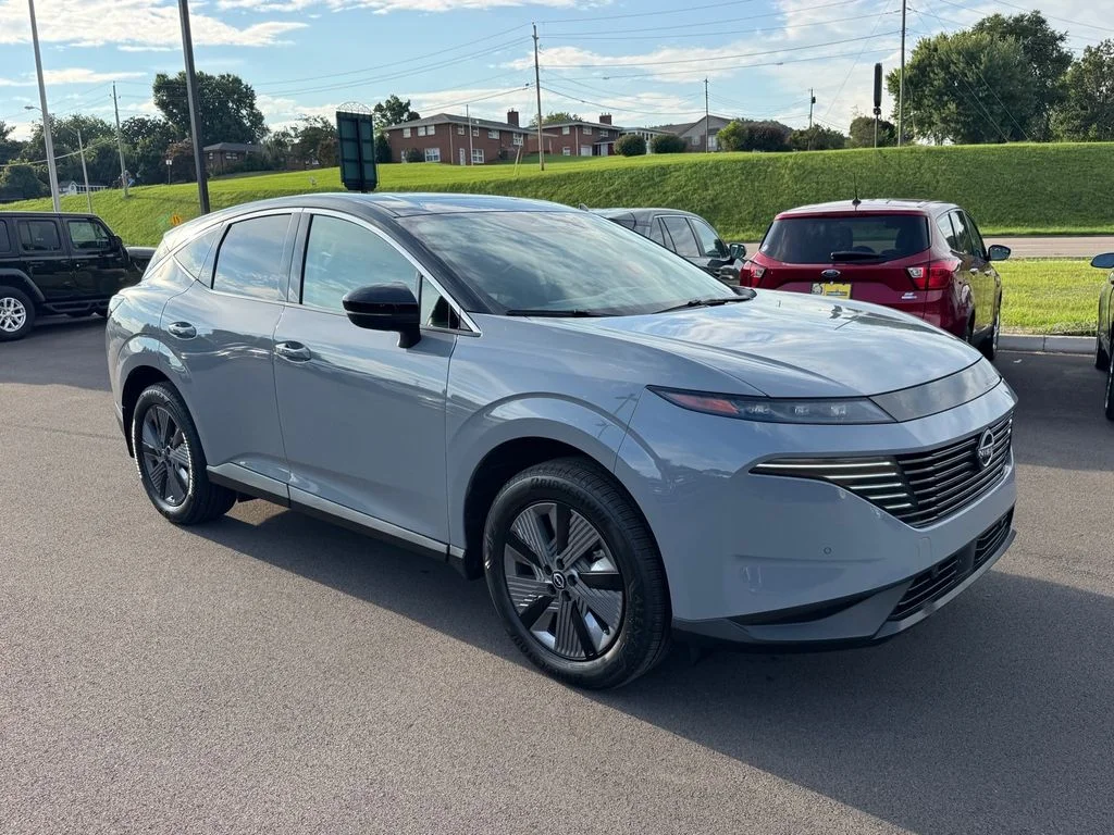 Used 2025 Gray Nissan SL image 2
