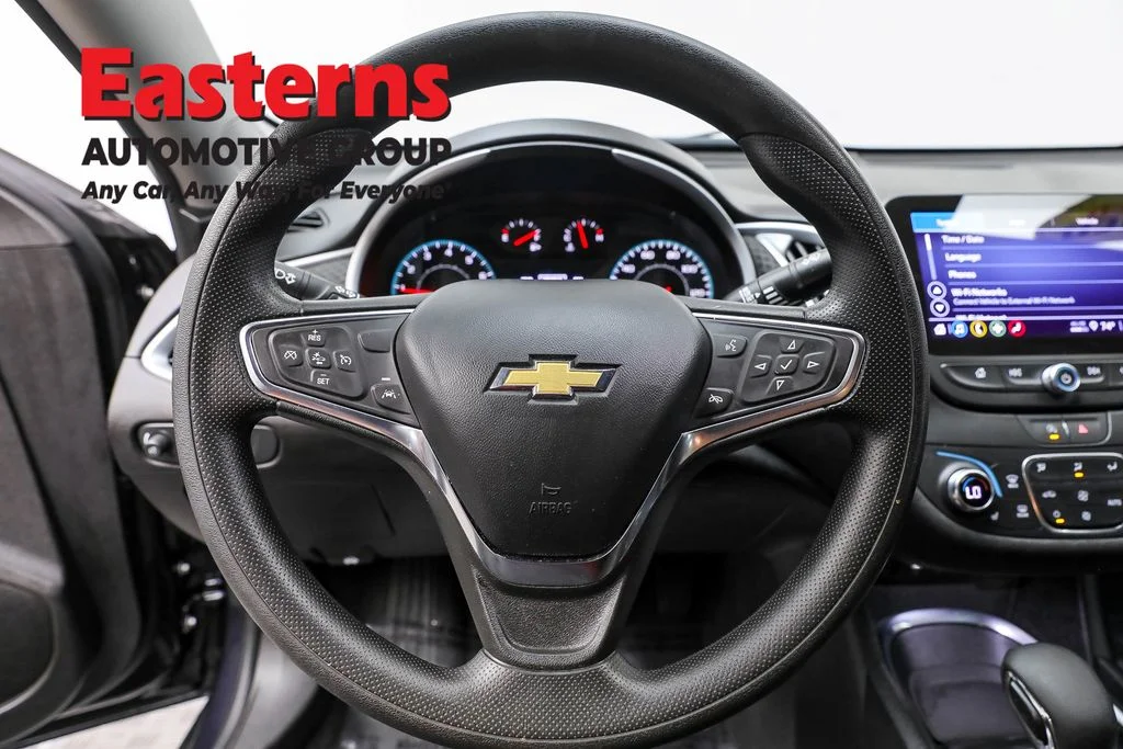 Used 2023 Gray Chevrolet LT image 10