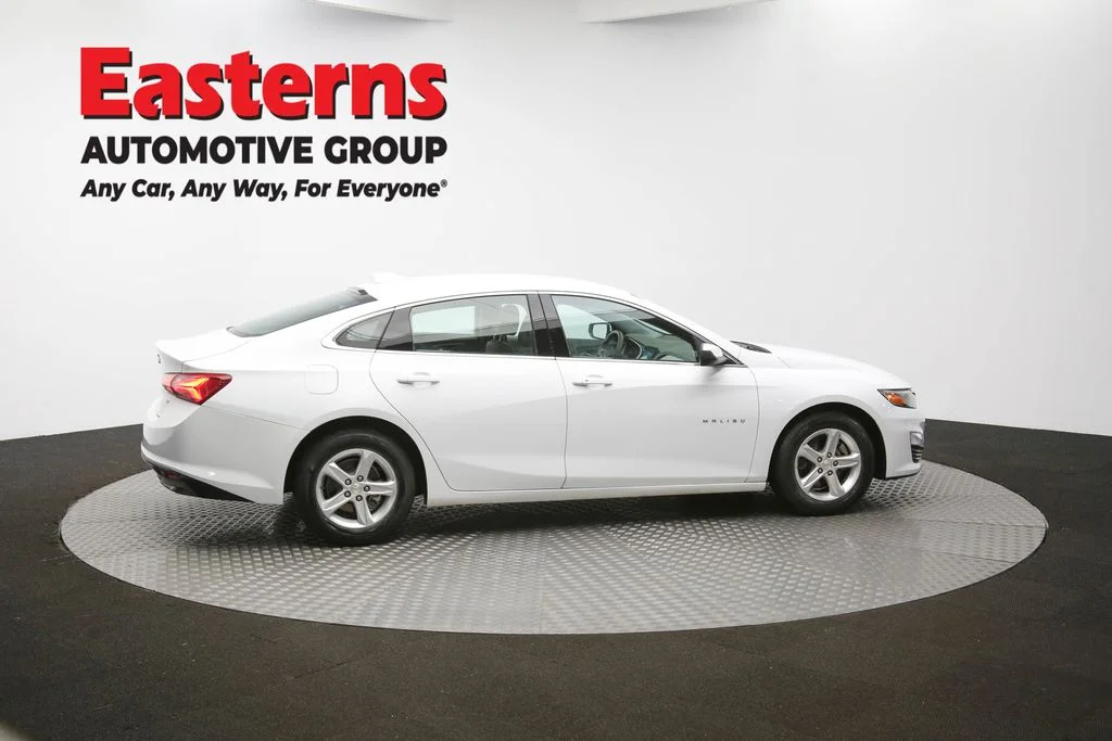 Used 2022 White Chevrolet LT image 40