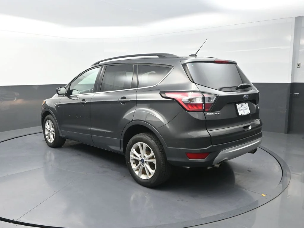 Used 2018 Gray Ford SE image 8