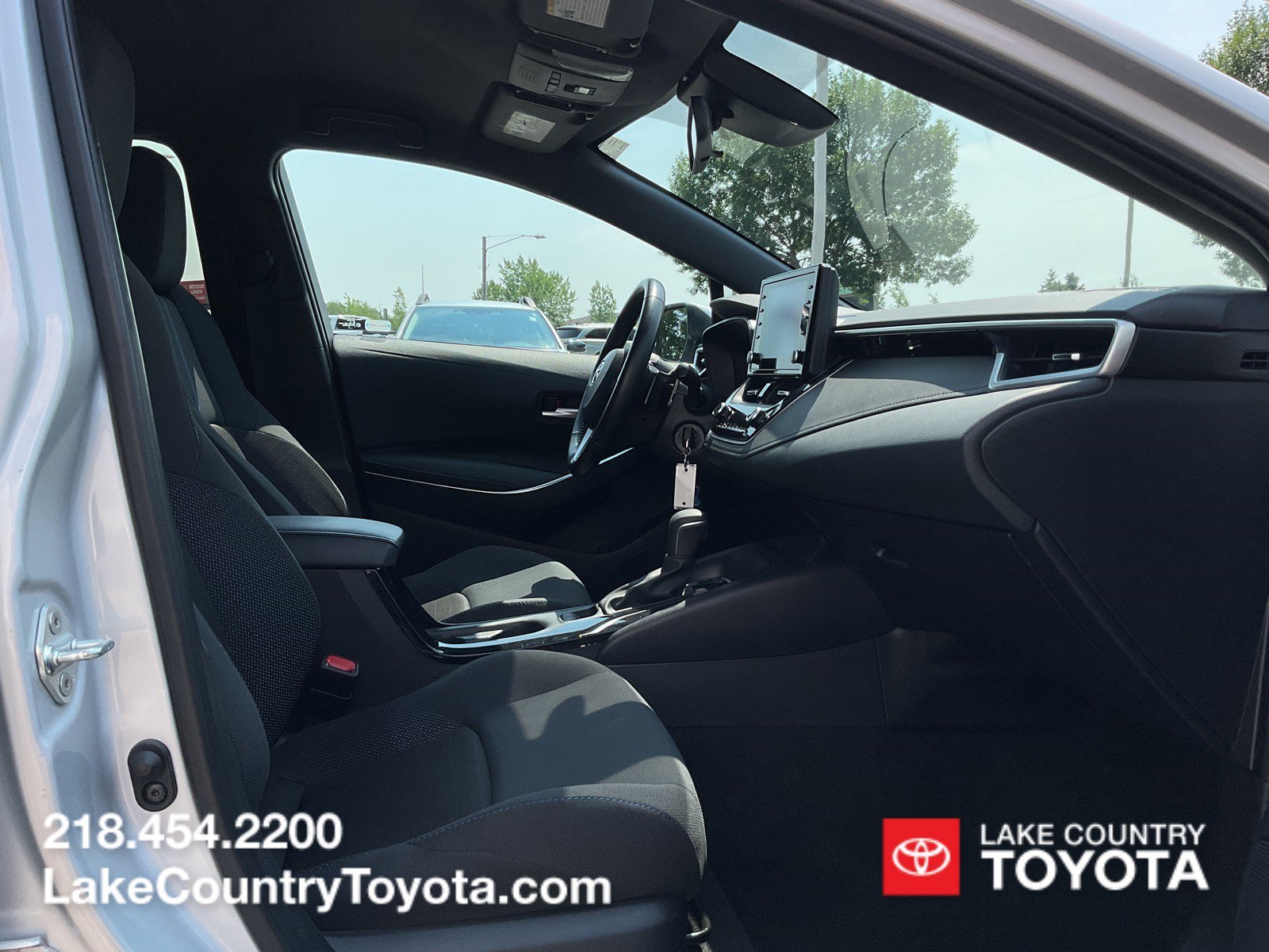 Used 2022 Silver Toyota SE image 12
