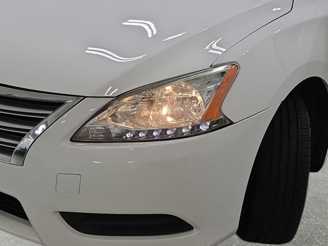 Used 2015 White Nissan S image 28