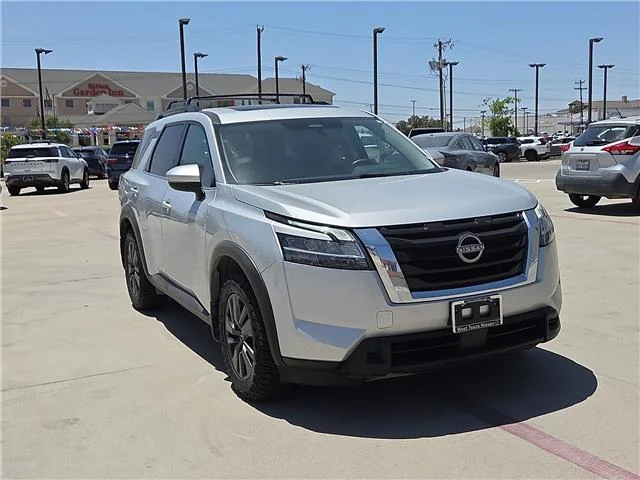 Used 2022 Brilliant Silver Metallic Nissan SV (A9) Front-Wheel Drive image 5