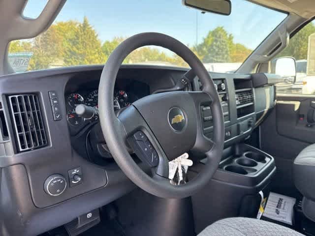 2025 Chevrolet Express Cargo Work Van - Photo 8