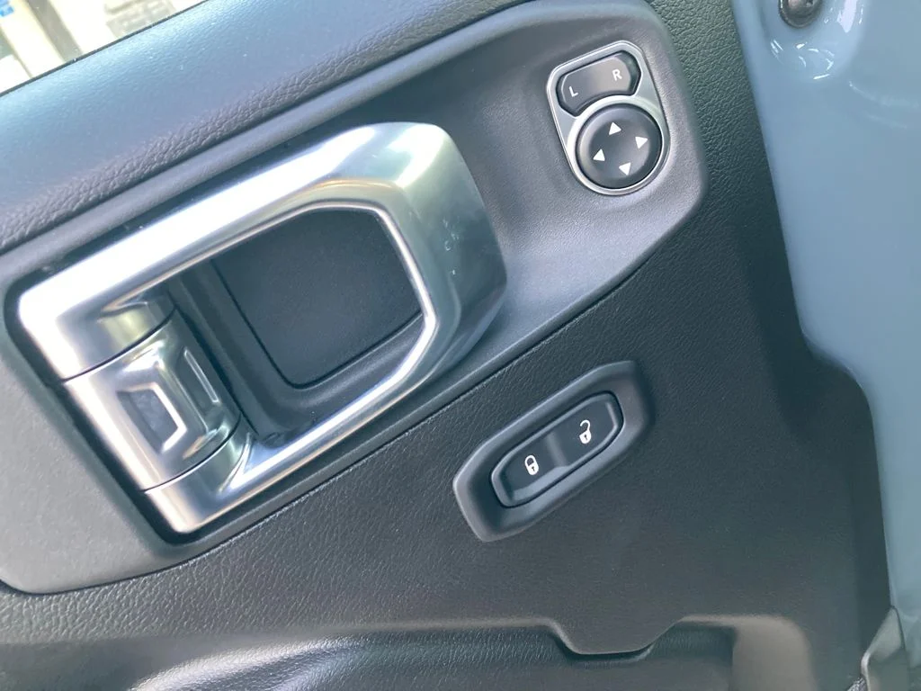 2025 Jeep Wrangler 4-Door Sport S - Photo 12