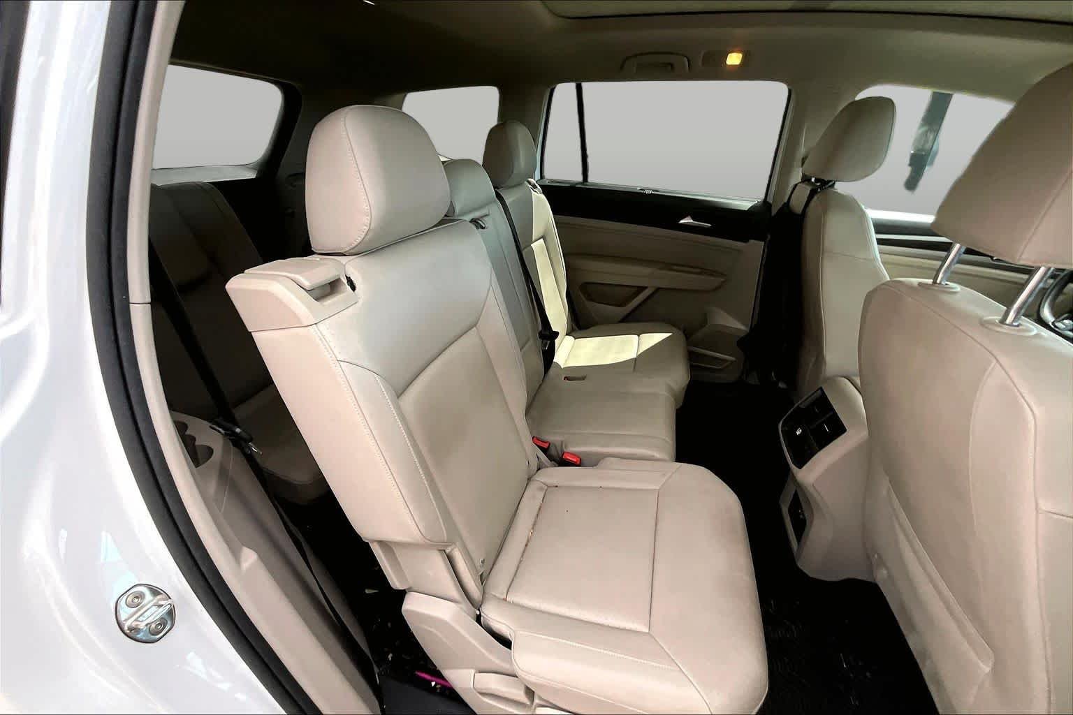 Used 2020 Pure White Volkswagen 3.6L V6 SE w/Technology R-Line image 20