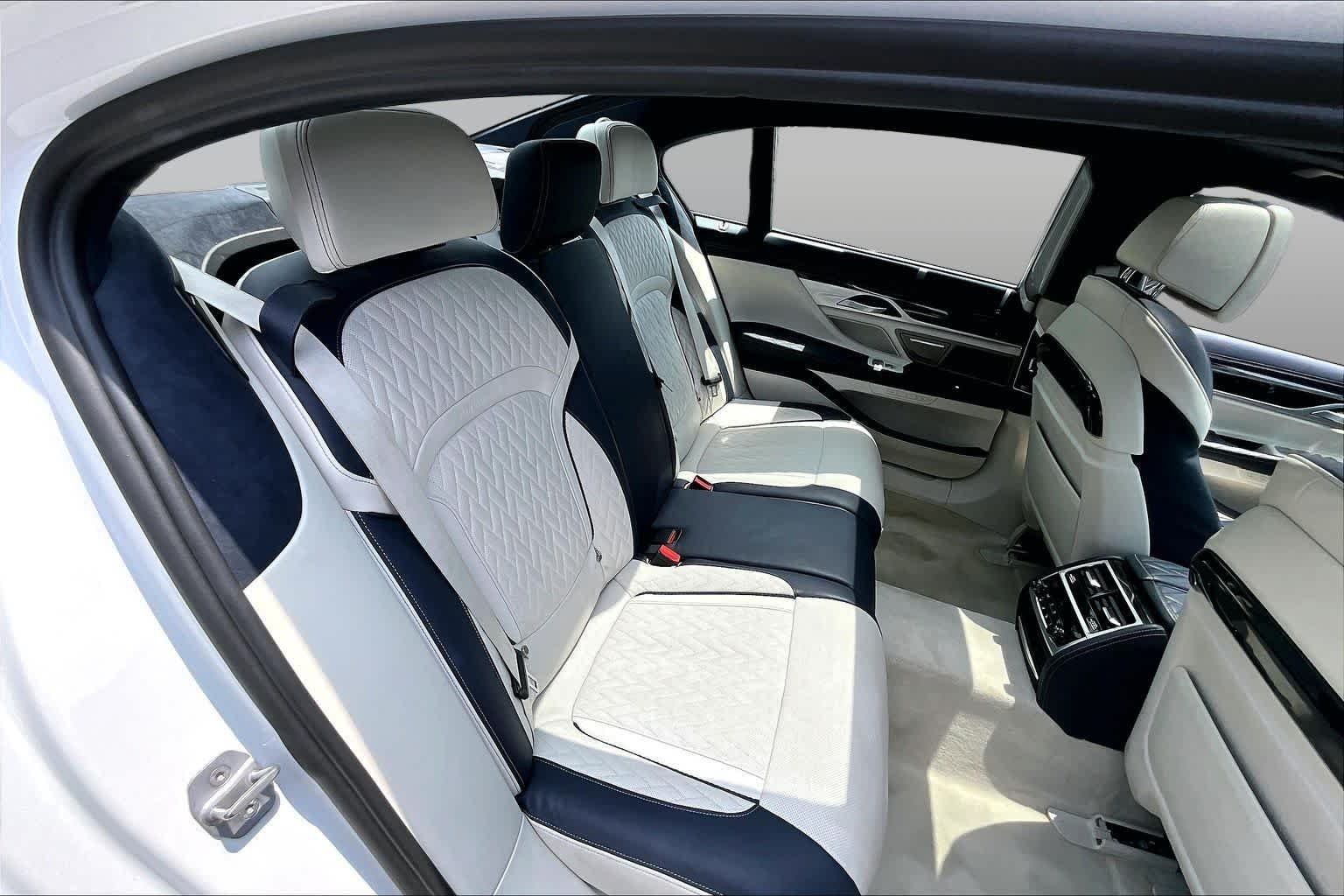 2022 BMW 7 Series 750i - Photo 19