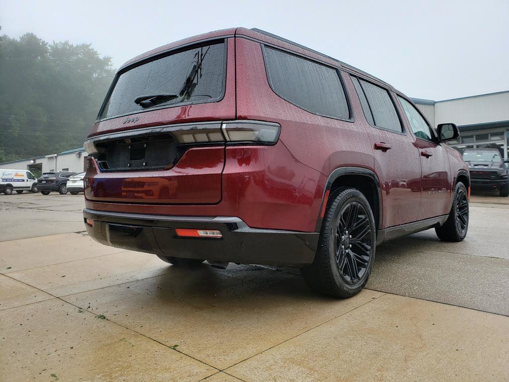 New 2026 Velvet Red Pearl-Coat Exterior Paint Jeep Limited Reserve image 3
